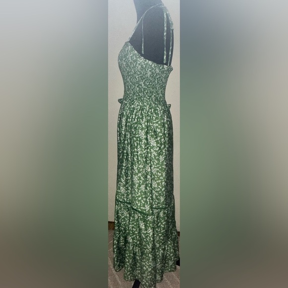 Moon River Green Floral Maxi Tiered Dress - Size M - Picture 3 of 5